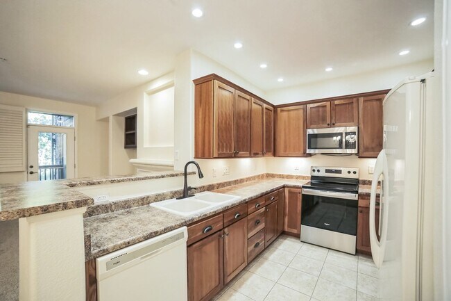 Building Photo - Charming 3BR Condo in Arvada