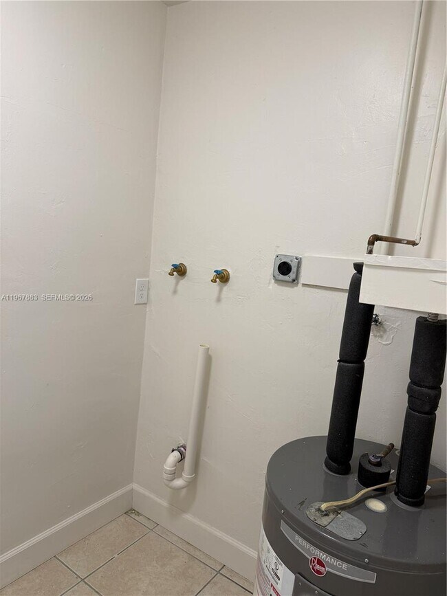 Foto del edificio - 4531 SW 32nd Ave