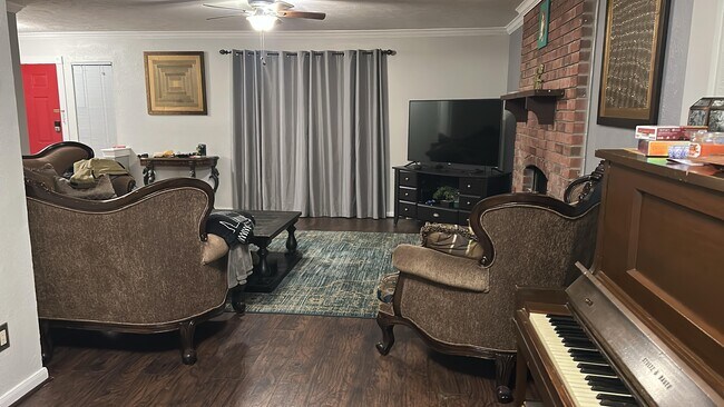 Foto del edificio - 5406 Fair Forest Dr