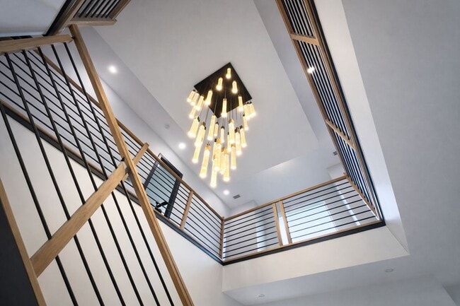 Building Photo - 2613 Beacon Hill Rd