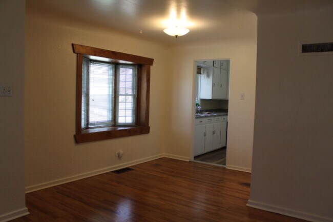 Foto del edificio - Charming 2 BR/1 BA House in the Hale/Mayfair Neighborhood!