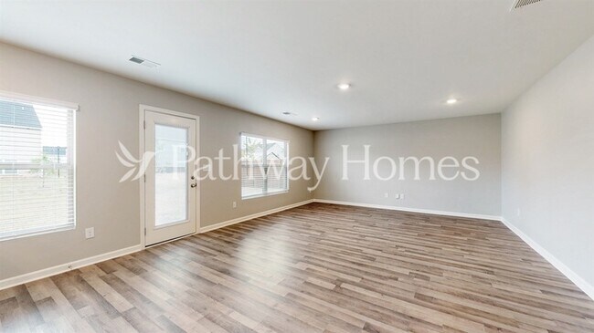 Foto del edificio - 2327 Burnett Ln