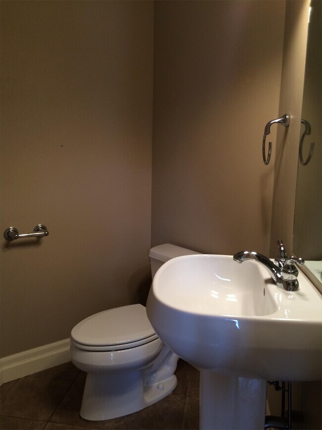 Building Photo - 116 Tierra Vista Dr