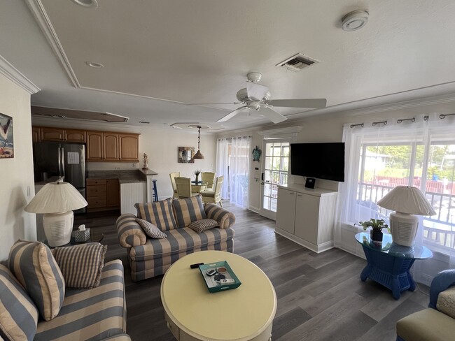 Foto del edificio - 1371 Chesapeake Ave