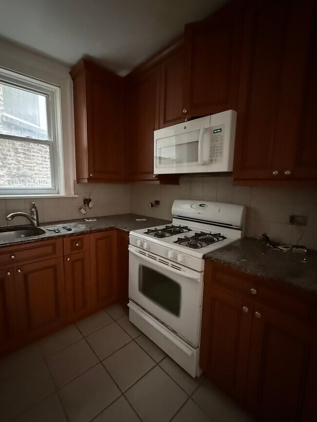 Foto del edificio - 2042 W Farragut Ave