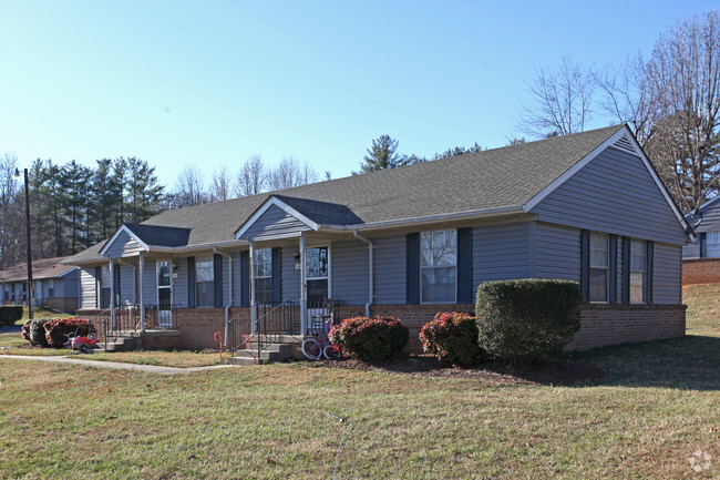 Foto del edificio - Breeze Hill Apartments