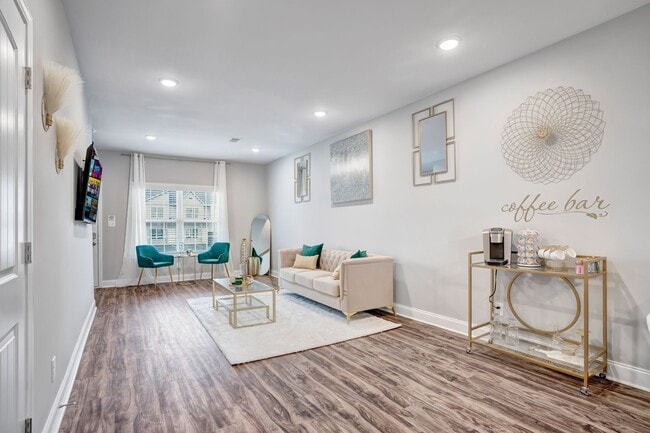 Building Photo - 541 New S Dr