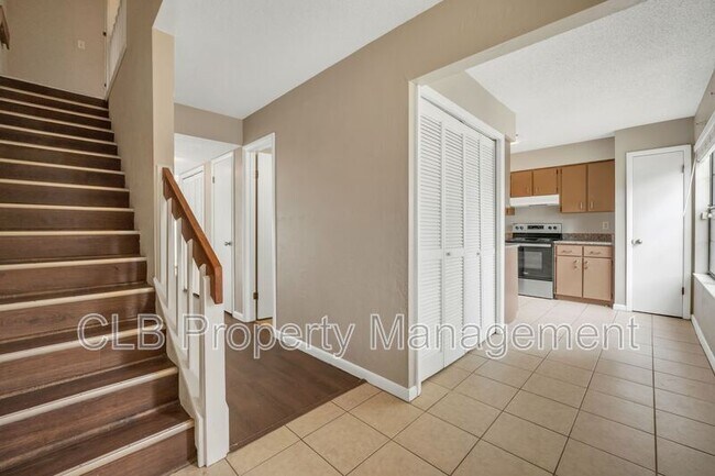 Building Photo - 36 Arbor Lake Park