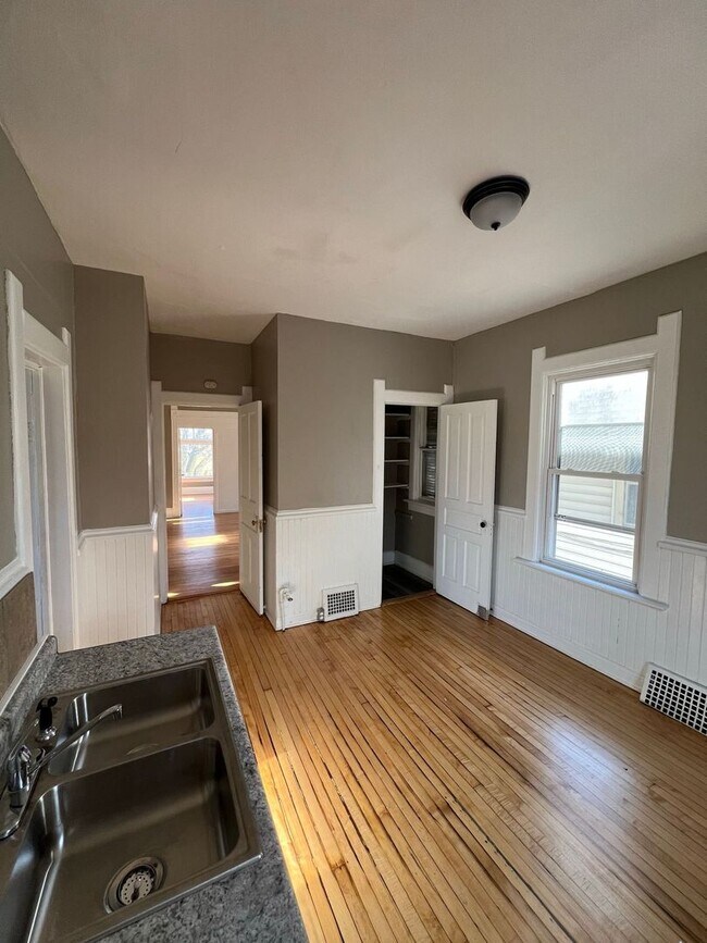 Foto del edificio - 2945-2947 N. 8th St. (ACE PROPERTY)