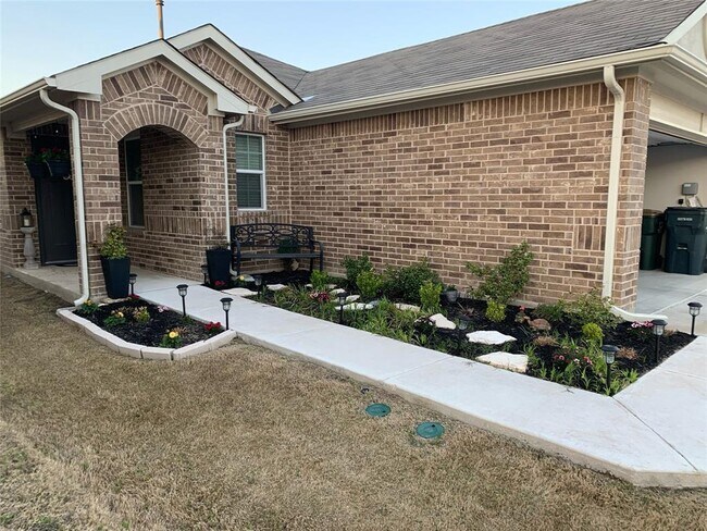 Building Photo - 1208 Fairhaven Gtwy