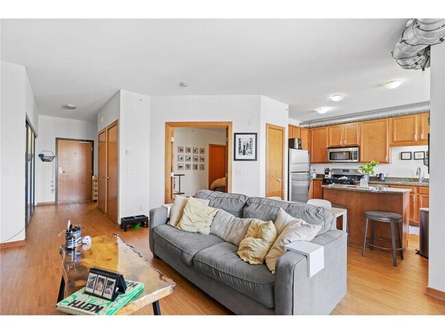 Foto del edificio - 15 E Franklin Ave