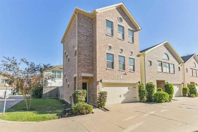 Building Photo - 11307 Main Holly Dr