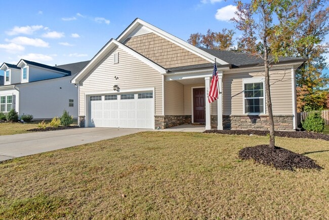 Foto del edificio - AVAILABLE in July Charming 3-Bedroom, 2-Bath Ranch-Style Home