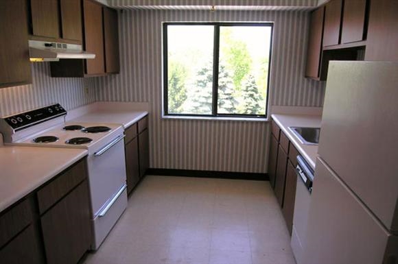 Kitchen - Heritage Park Apartments