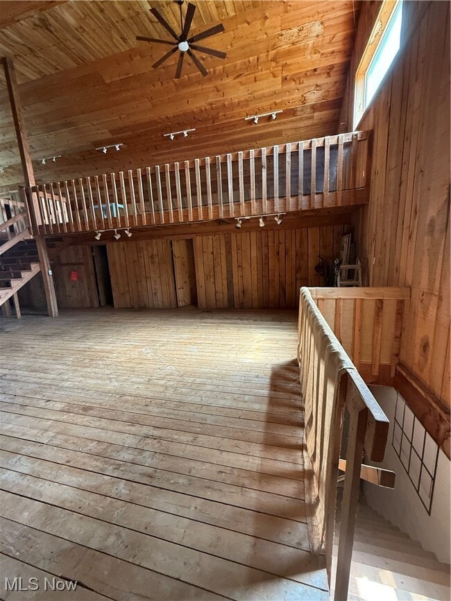 Building Photo - 9189 E Pike