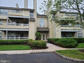 Building Photo - 308 Trinity Ct