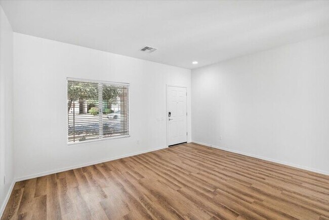 Building Photo - Move-in ready home in Maricopa!