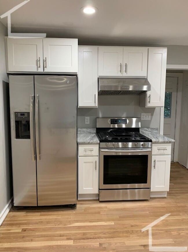 Renovated 3 bed in Brighton!!! - Renovated 3 bed in Brighton!!! Townhome