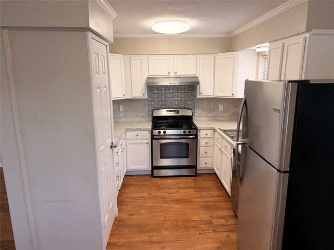 Building Photo - 1601 Byron Ave