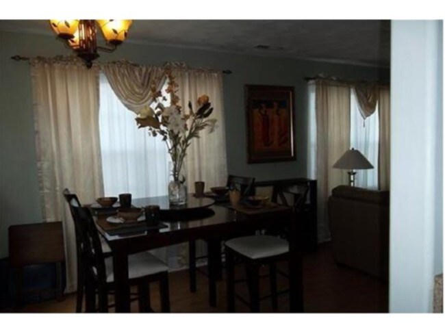 Foto del edificio - 4613 Olde Stone Way