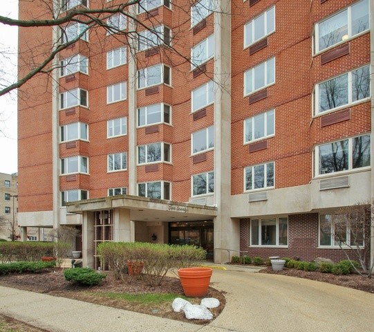 Primary Photo - 1020 Grove St