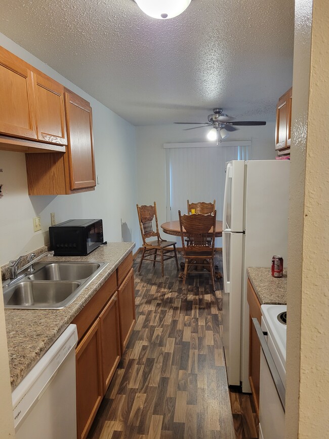 Comida - Parkwood Apartments