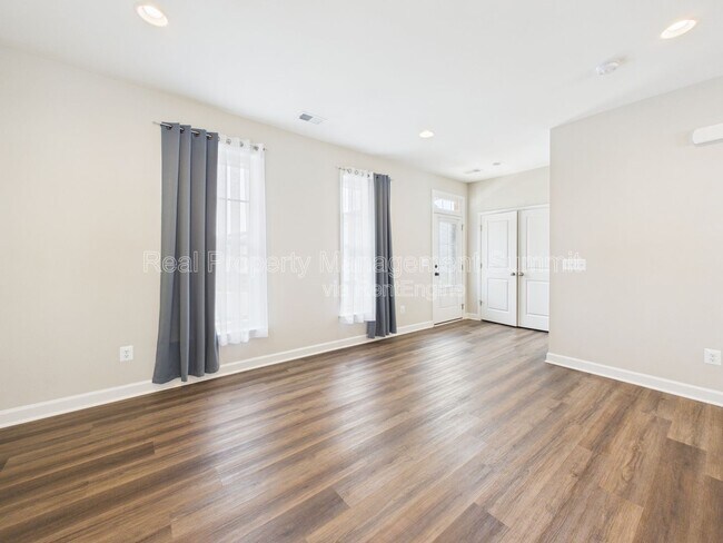 Foto del edificio - 3284 Charleston Blvd