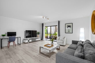 Building Photo - 123 Deer Creek Blvd