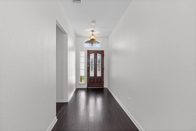 Building Photo - 1049 Regency Ln