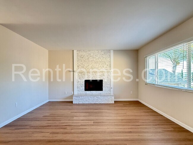 Foto del edificio - 13438 Orange Blossom Ln