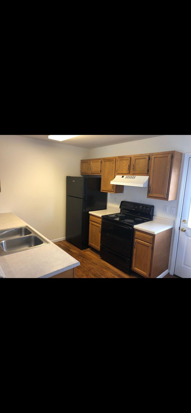 Building Photo - 2409 Churchill Ct