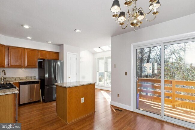 Foto del edificio - 6108 Joust Ln