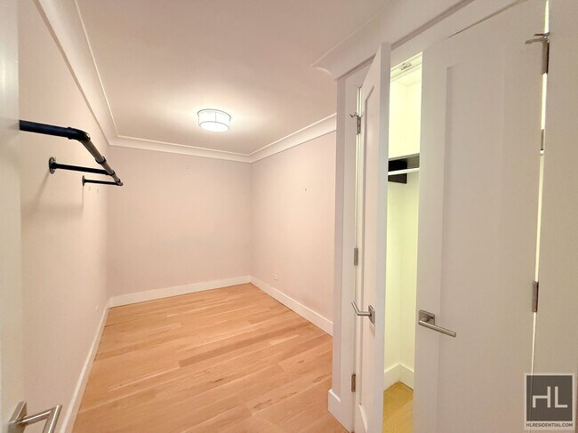 Foto del edificio - 1 bedroom with home office / Washer and dryer / WEST 93 STREET
