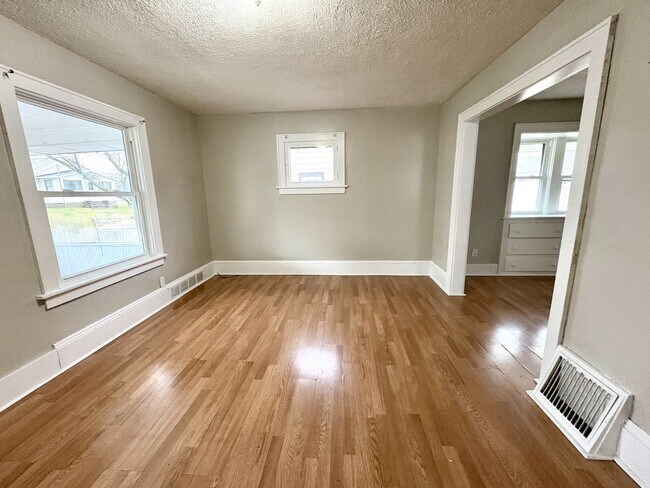 Foto del edificio - 1174 Tampa Ave