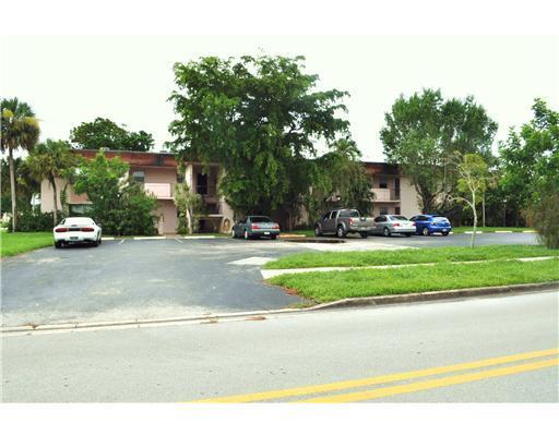 Primary Photo - 5535 N Lakewood Cir