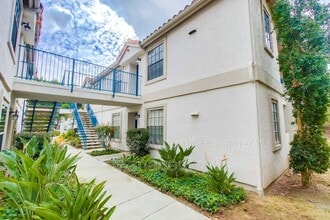 Building Photo - 10331 Azuaga St