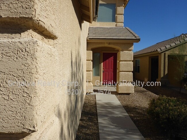 Building Photo - 4 Bedroom, 3 Bath Two-Story Home in Los Ar...
