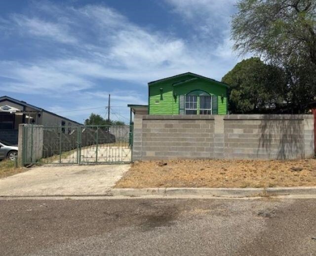Foto principal - 8508 Superior Dr