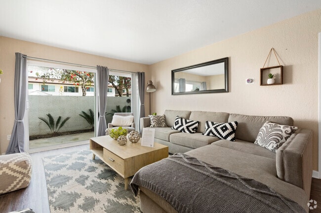 Interior Photo - University Riverside Gardens - Near UCR