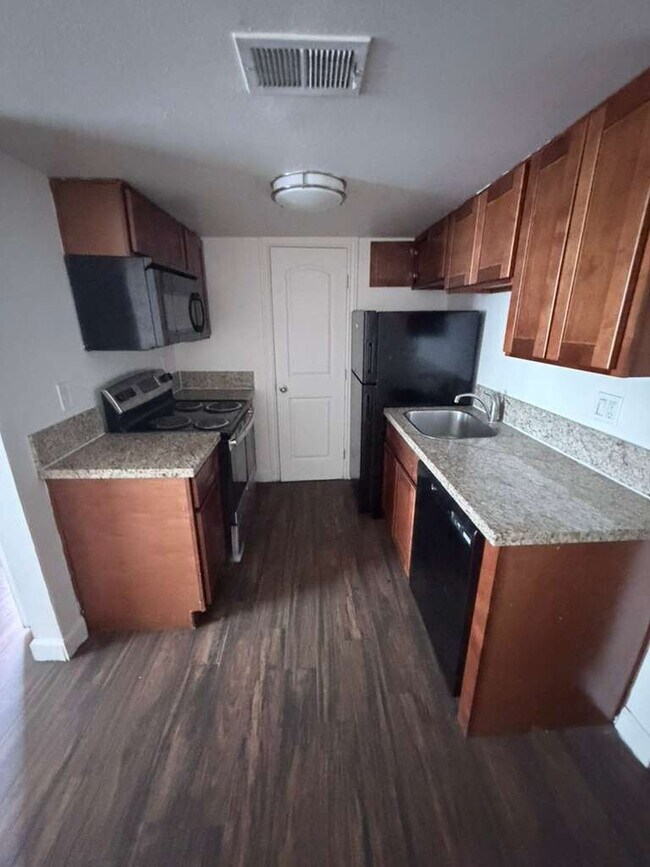 Foto del edificio - 777 West Campbell Ave