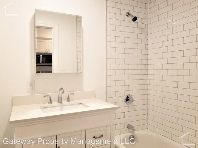 Building Photo - 1 br, 1 bath House - 8 Gardner St #4