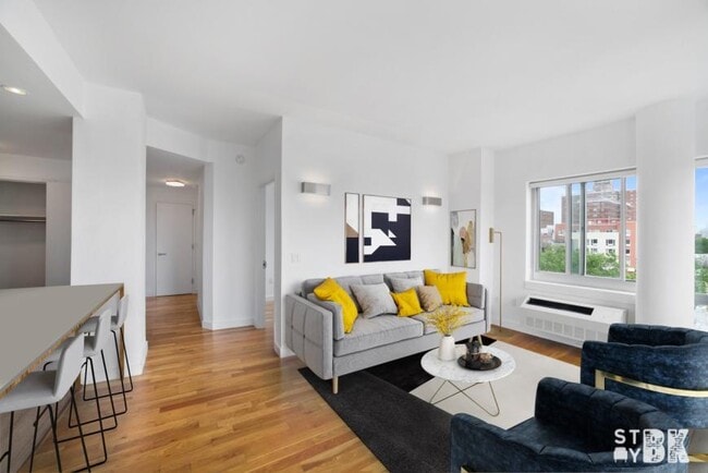Building Photo - 3 bedroom in BROOKLYNBrooklyn NY 11238