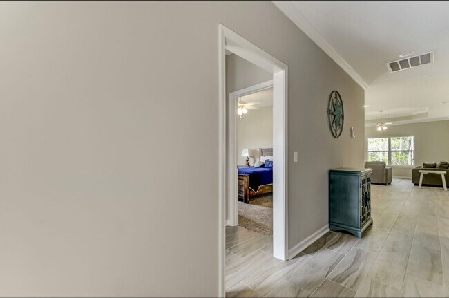 Foto del edificio - 3/2 with Landscaping included !!!