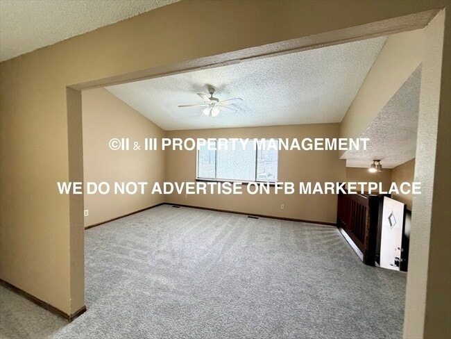 Foto del edificio - 1424 E Mart-Way Cir