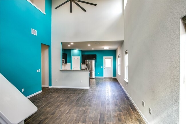 Foto del edificio - 605 Callahan Ln