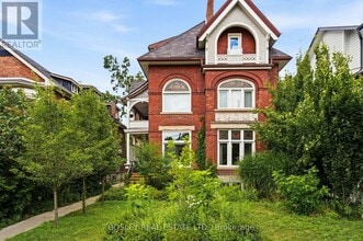 Building Photo - 178 High Park Ave