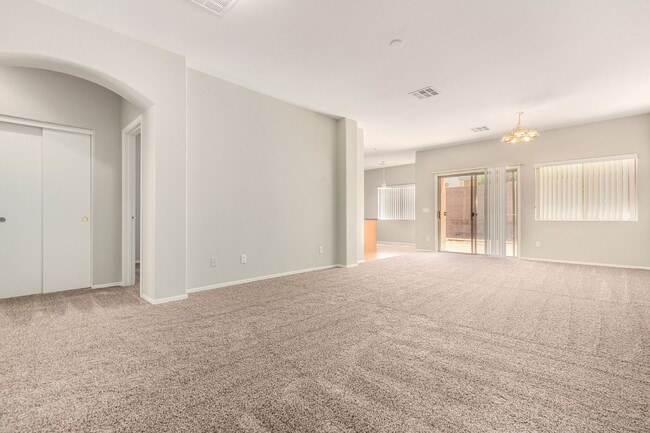 Foto del edificio - Awesome 3 bedroom / 2 bath in Cordova Estates - 83rd Ave & Buckeye Rd