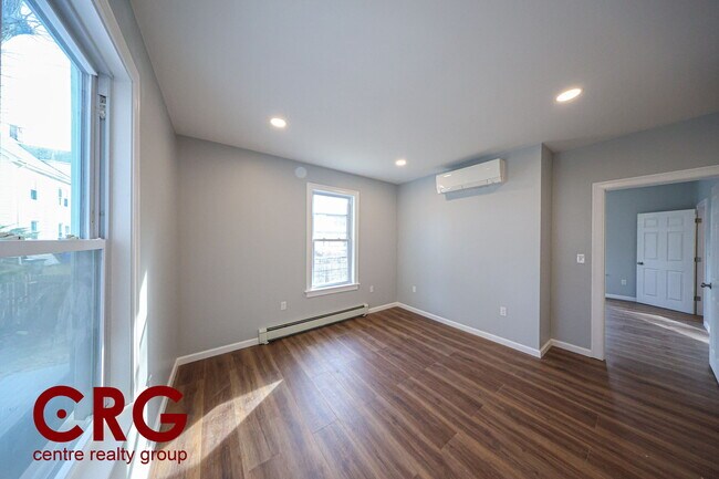 Building Photo - 81 Alder St