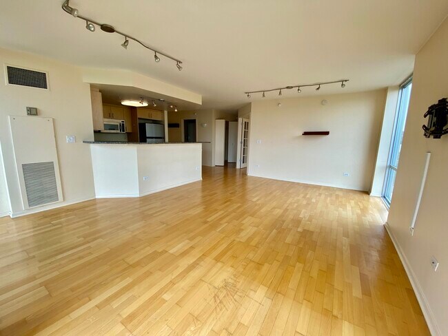Foto del edificio - 1640 Maple Ave