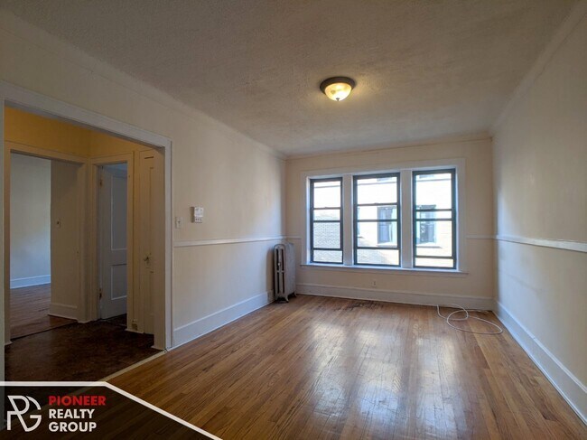 Foto del edificio - 2330 N Spaulding Ave